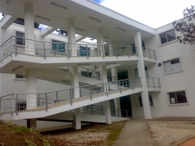 Edificio Simón Bolívar UPA